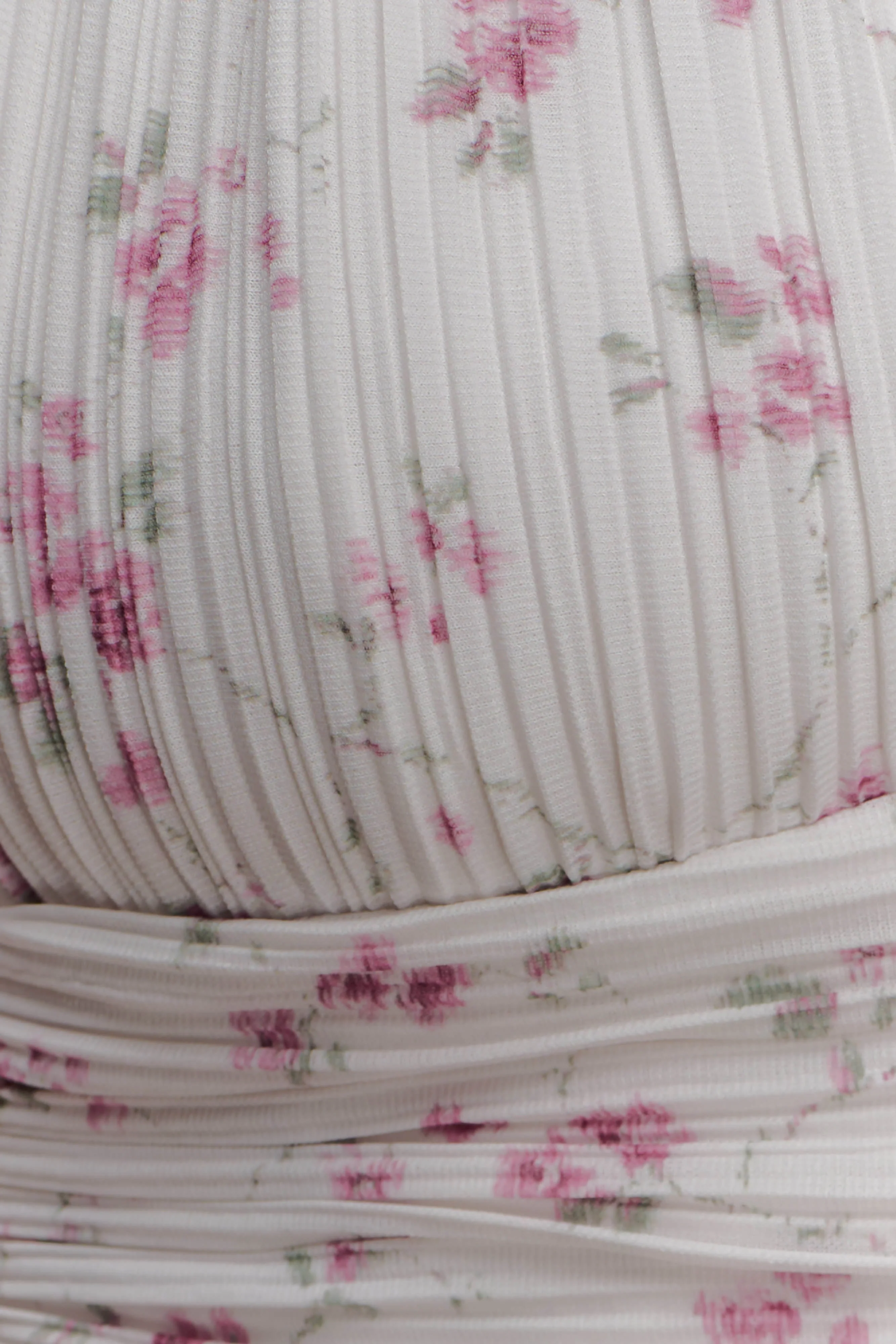 Amaris Sleeveless Plisse Halter Top - Floral Ditsy Print - Image 8